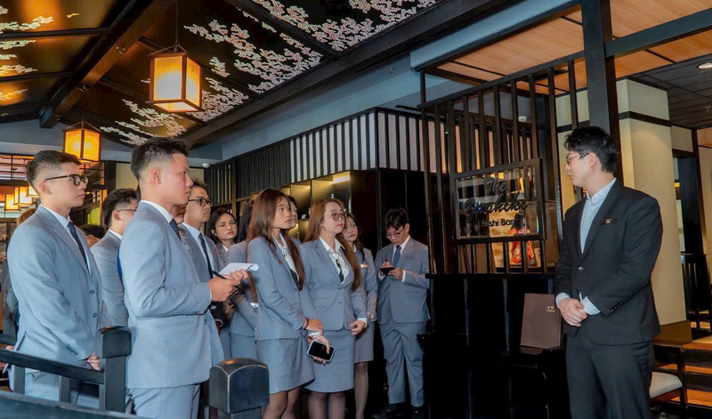 Đồng phục khoa ELITE - Đại học Hoa Sen - Đồng Phục Felegant Uniform - Công Ty TNHH Thời Trang Felegant Uniform